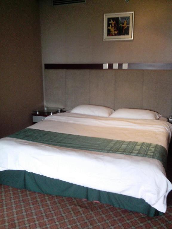 Garden City Hotel Chengdu Room photo