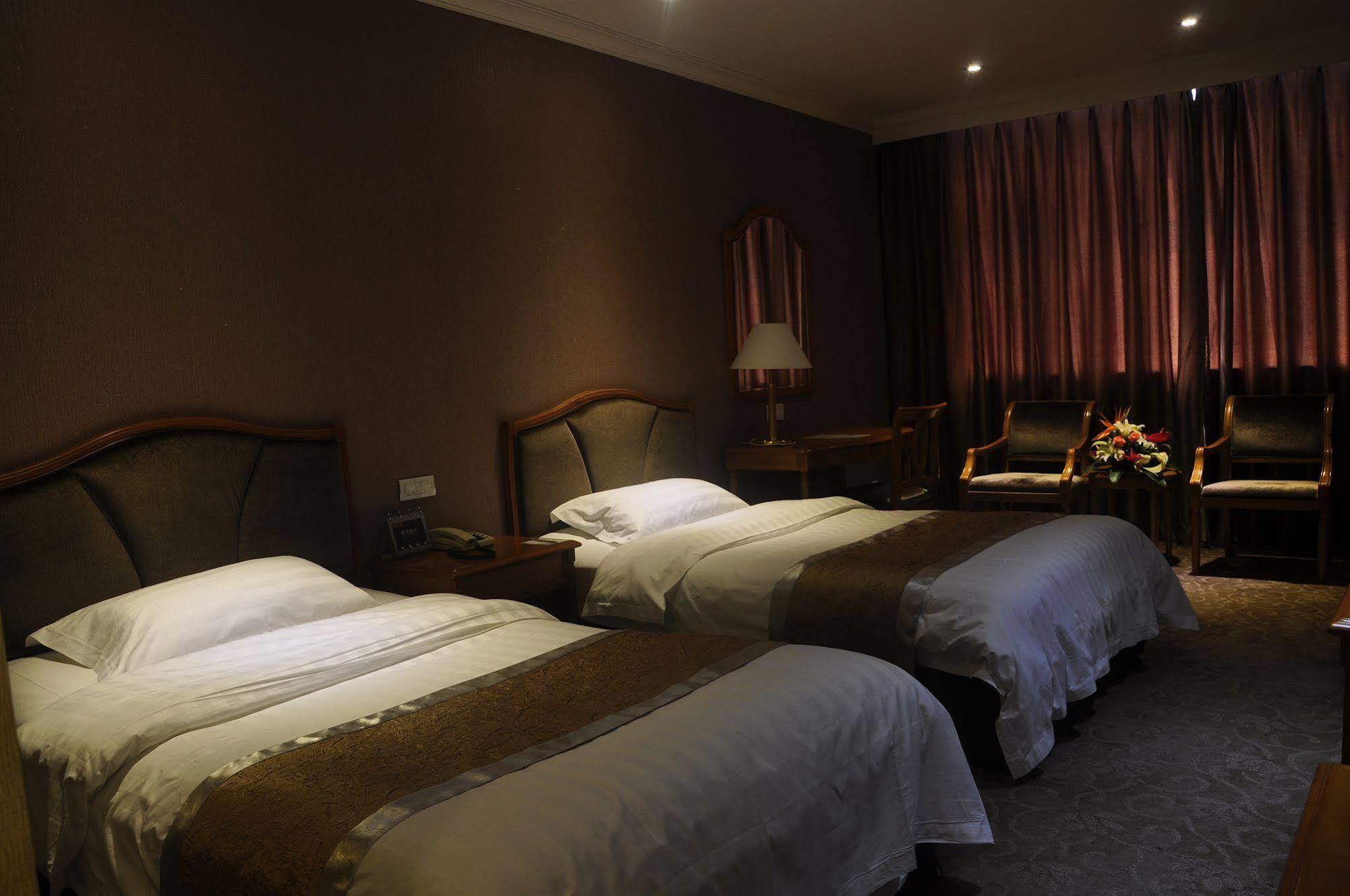 Garden City Hotel Chengdu Exterior photo