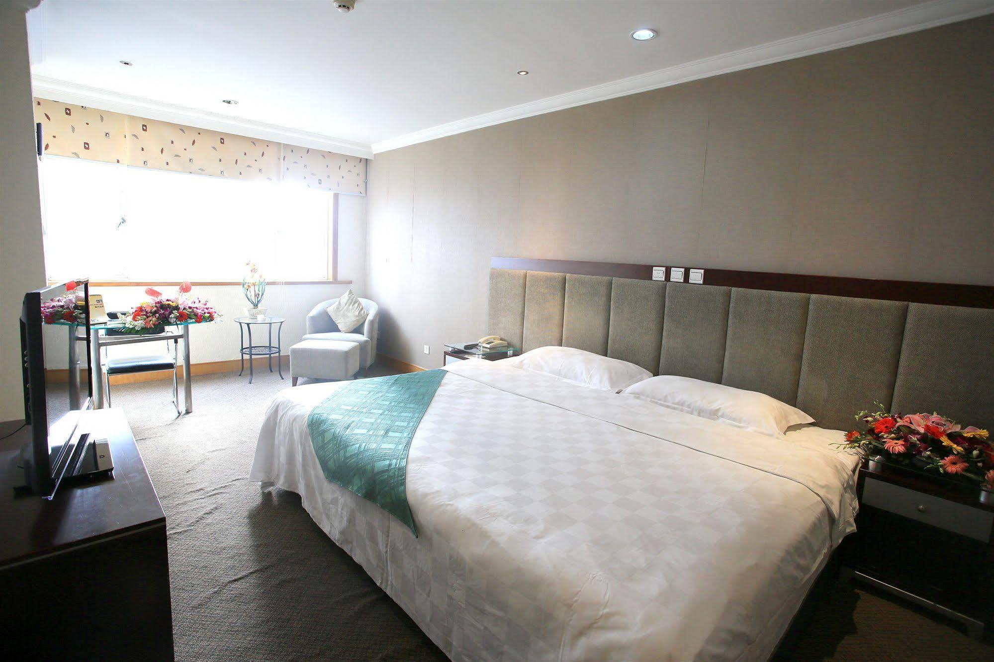 Garden City Hotel Chengdu Exterior photo